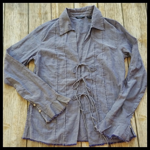 2/$35 American Eagle Pretty Blue Chambray Long Sleeve Shirt Blouse XS NWT NEW - Picture 1 of 5
